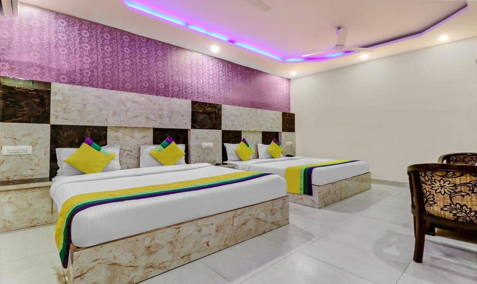 Bed, Photo of the whole room, air conditioner