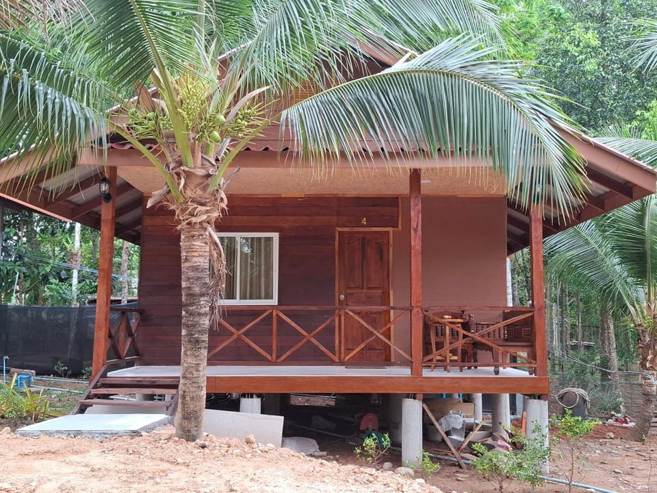 ฟาดิลบังกะโล Fadel bungalow Villa in Phang-nga Changwat
