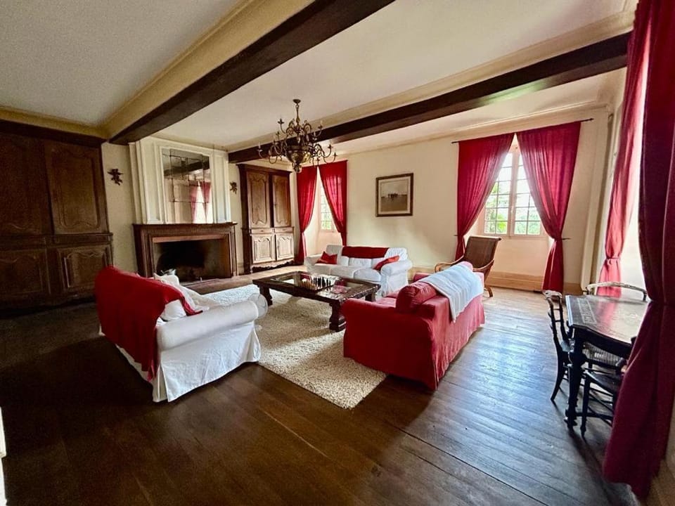 Living room, Photo of the whole room, Seating area