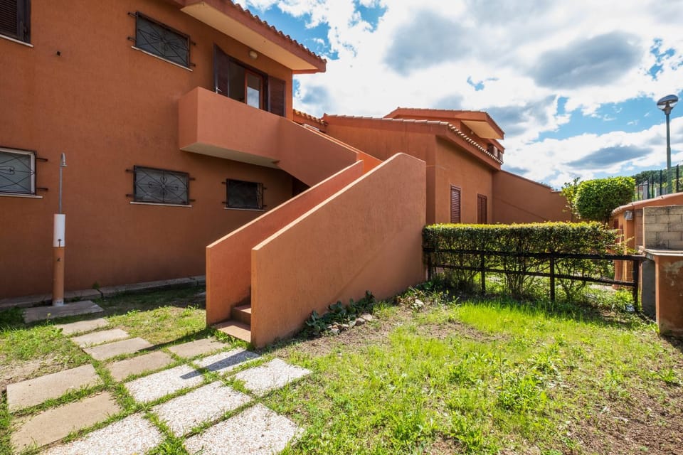 5 minuti a piedi dal mare- appartamento con veranda Apartment in Costa Rei