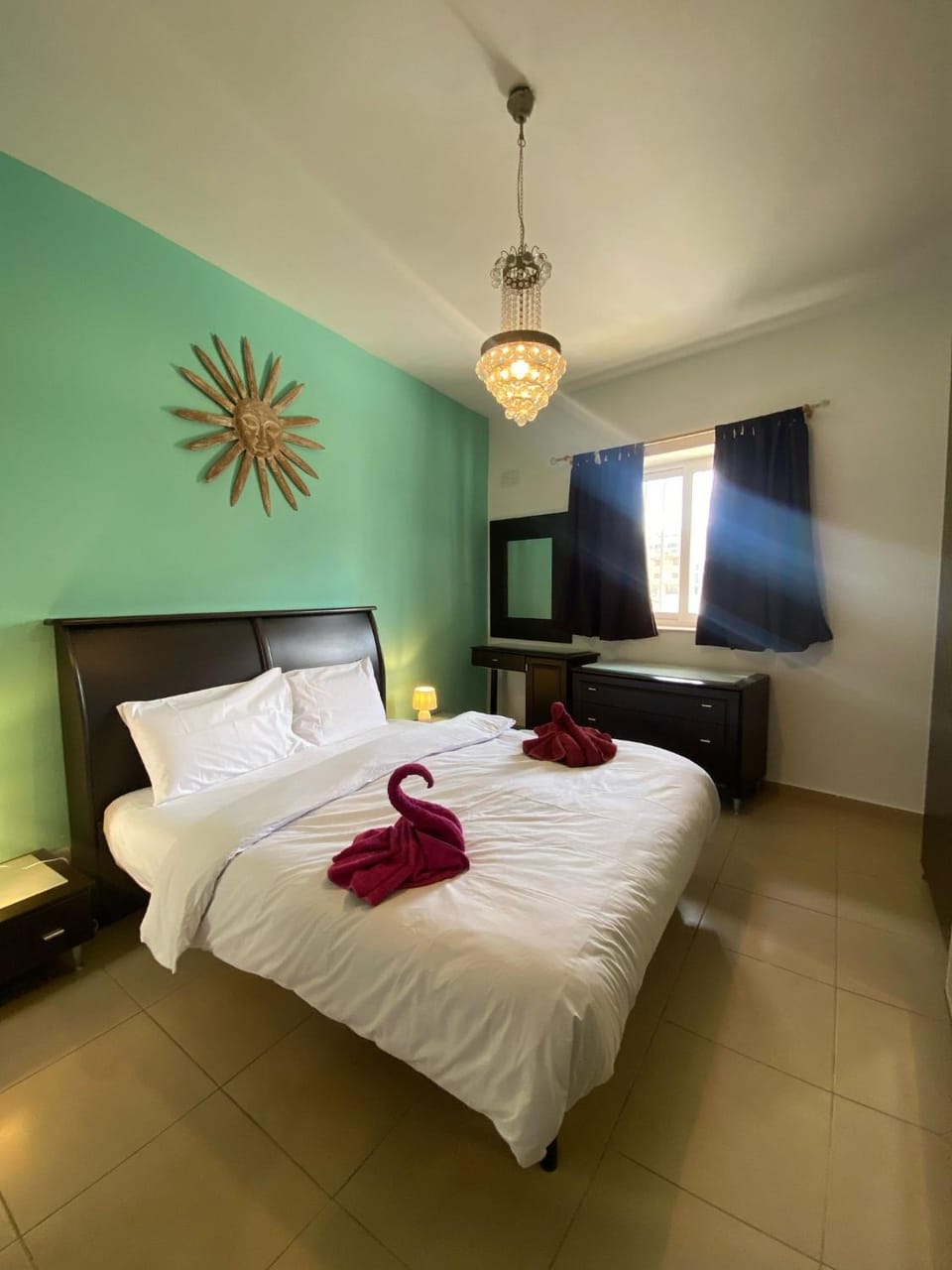 Bed, Photo of the whole room, Bedroom, towels
