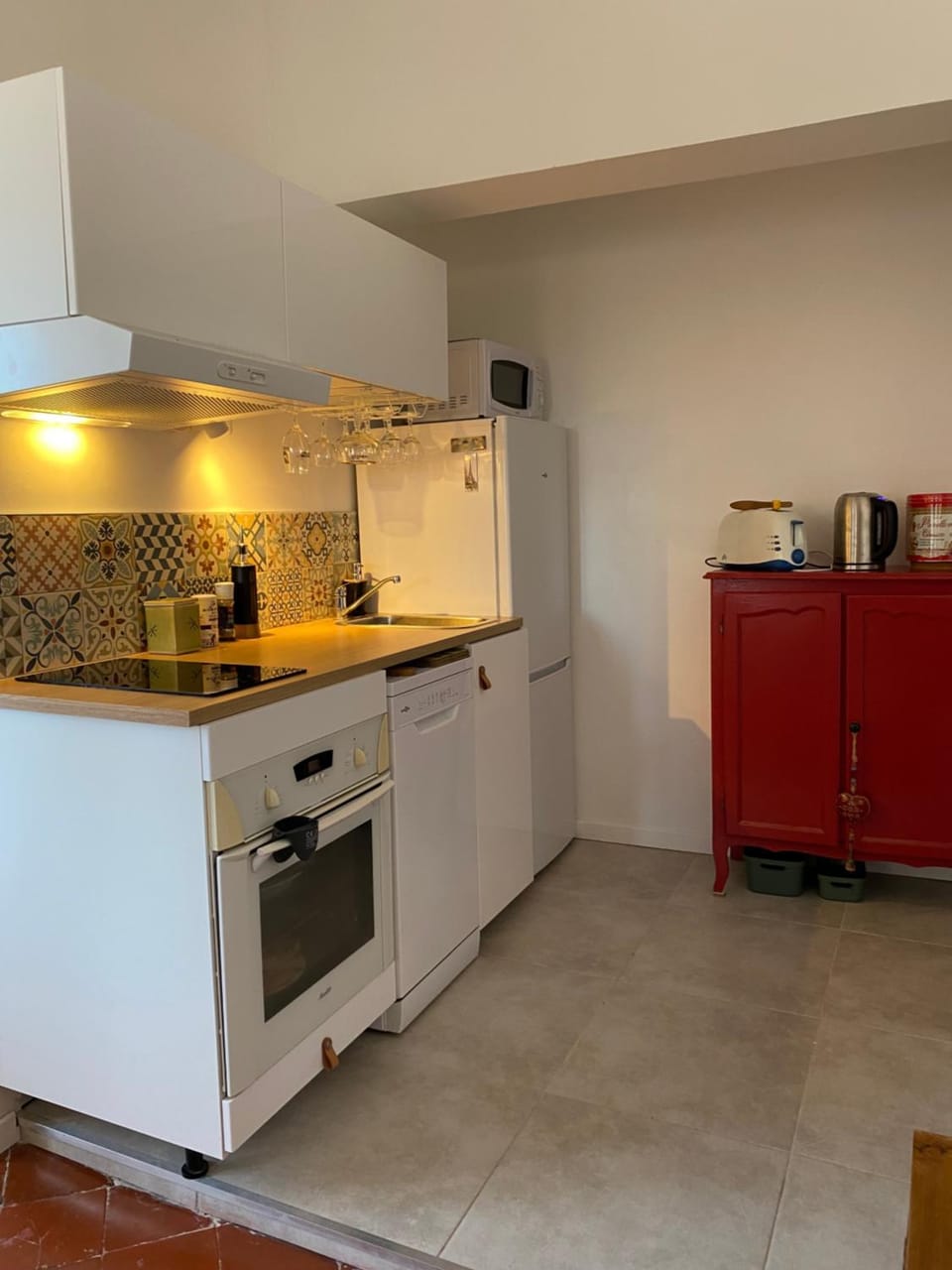 Kitchen or kitchenette
