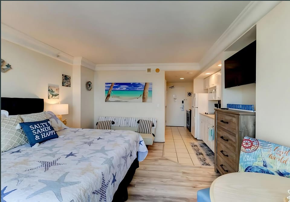 Living room, Photo of the whole room
