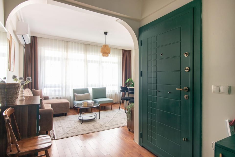 Chic 2BR Gem on Moda Iconic Antiques Street Apartment in Istanbul