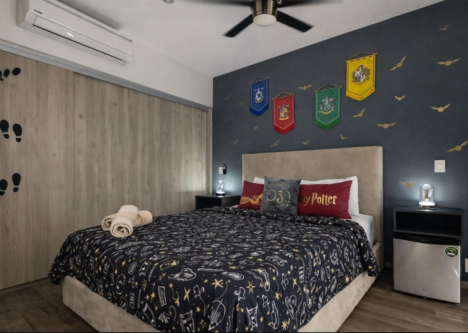 Bed, Photo of the whole room, Bedroom, air conditioner