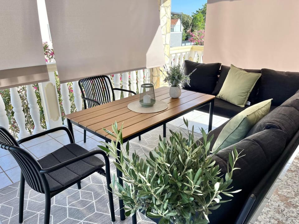 View (from property/room), Balcony/Terrace, Balcony/Terrace, Seating area