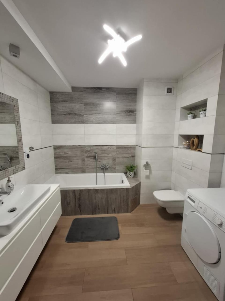 Bathroom, Bath