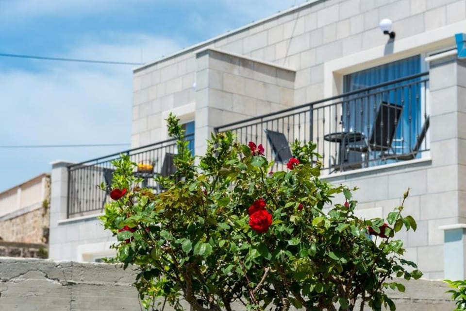 Property building, Facade/entrance