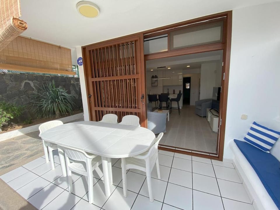 Refurbished apartment next to the beach Apartment in Maspalomas