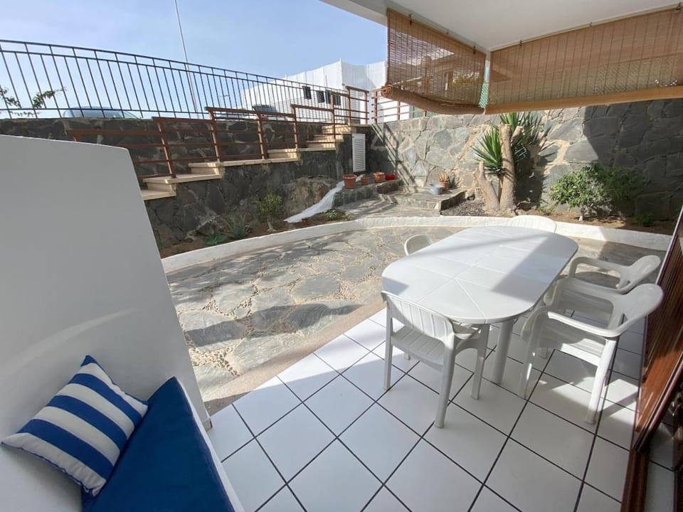 Refurbished apartment next to the beach Apartment in Maspalomas
