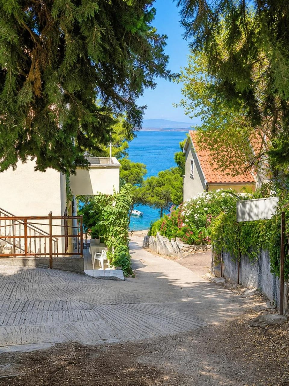 Natural landscape, Garden view, Sea view