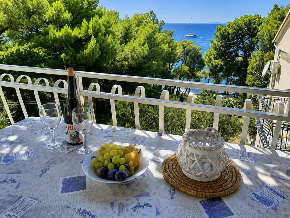Day, Natural landscape, View (from property/room), Balcony/Terrace, Food and drinks