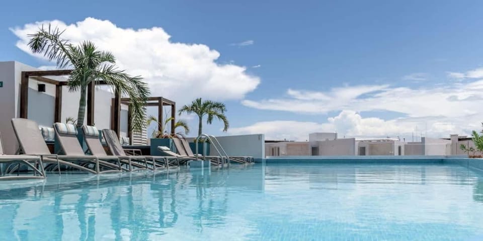 Pool view, Swimming pool, sunbed