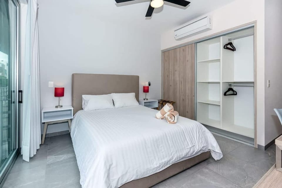Bed, Photo of the whole room, Bedroom, wardrobe, air conditioner