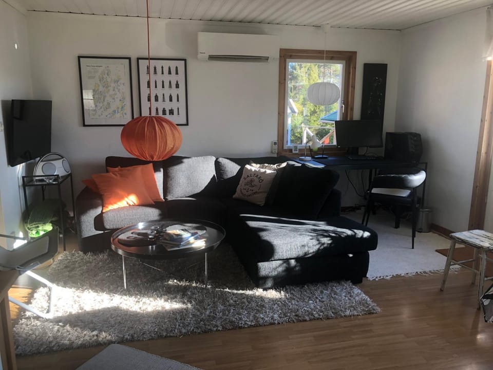Charmigt hus i Skärgården, en bussresa från City House in Stockholm County