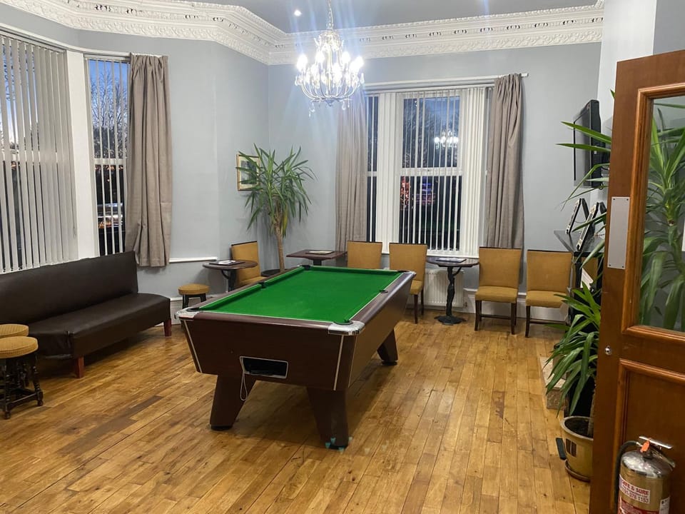 Communal lounge/ TV room, Billiard