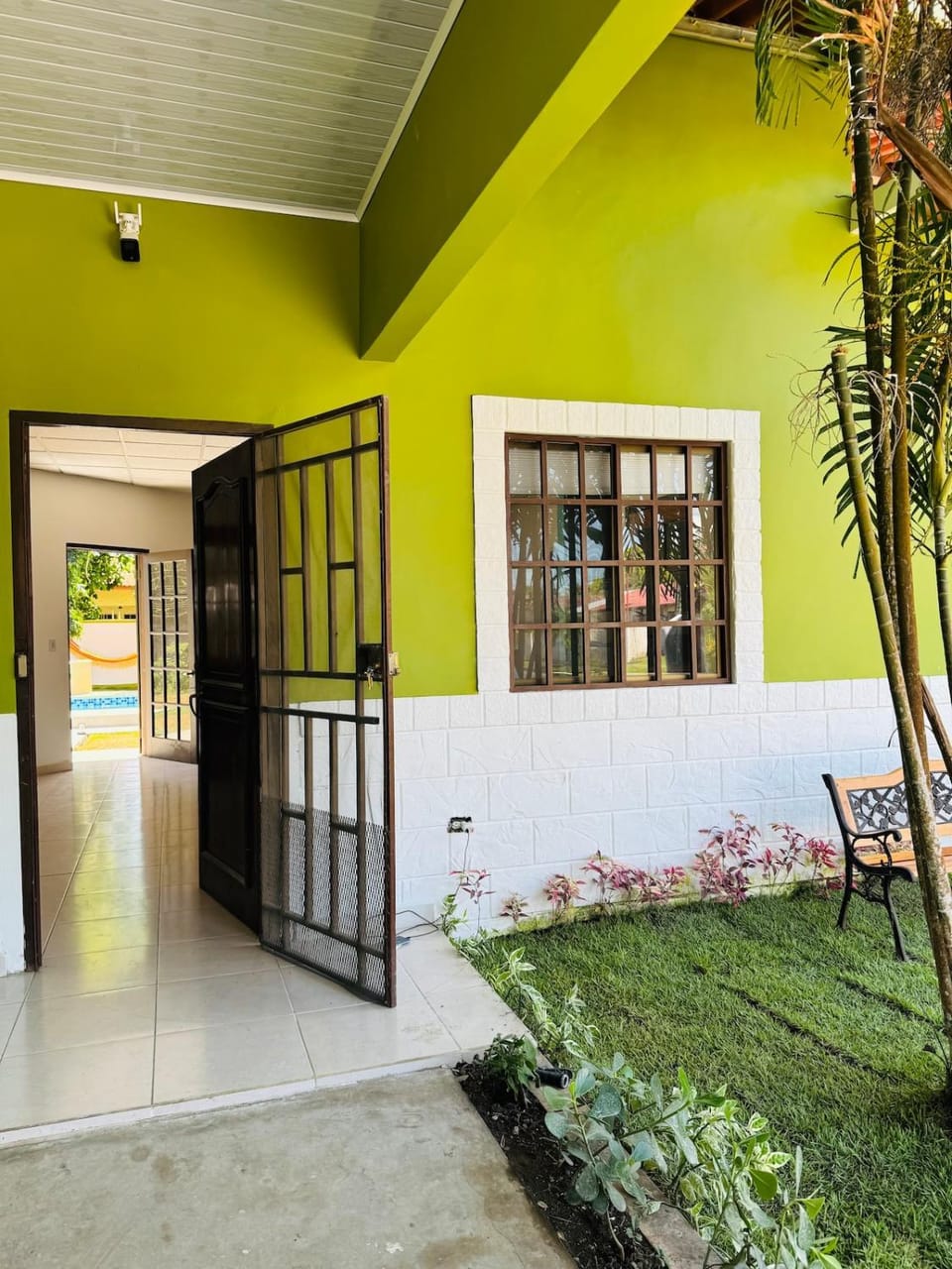 Little Bern #1, your little oasis with pool access Apartment in David