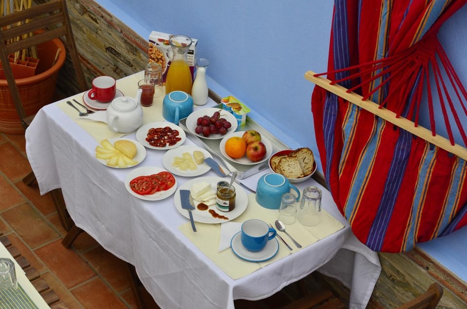 Patio, Buffet breakfast
