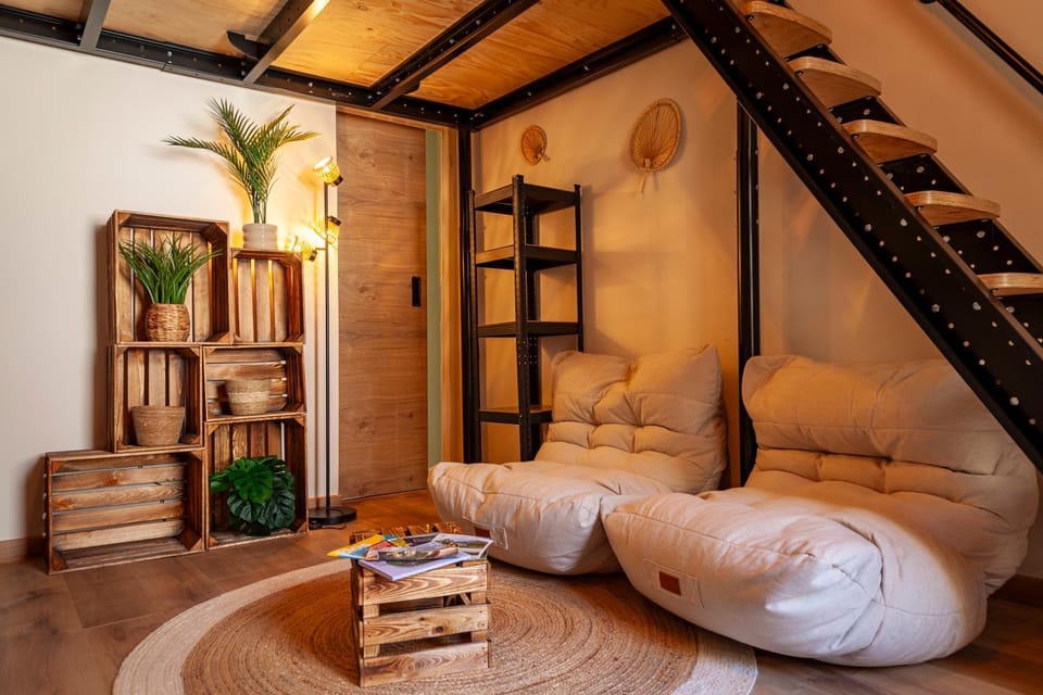 Communal lounge/ TV room, Living room, Seating area, storage