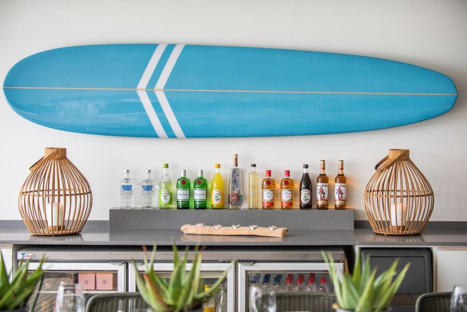 Lounge or bar, Food and drinks, Drinks