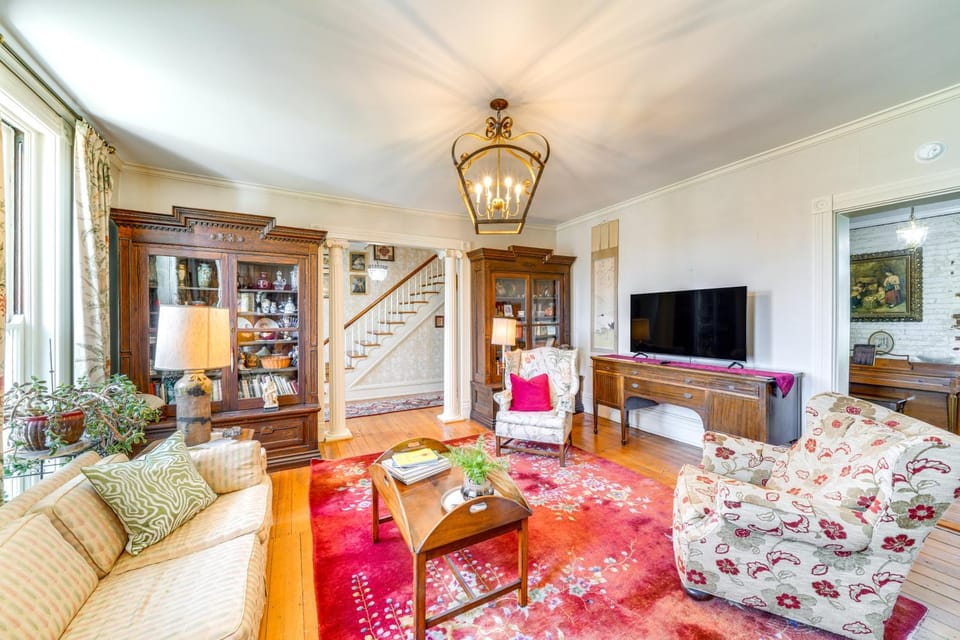 Historic & Spacious Family Home in Nicholasville! House in Lexington