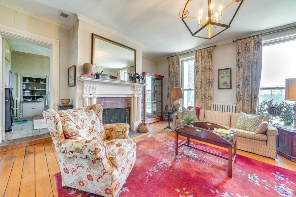 Historic & Spacious Family Home in Nicholasville! House in Lexington