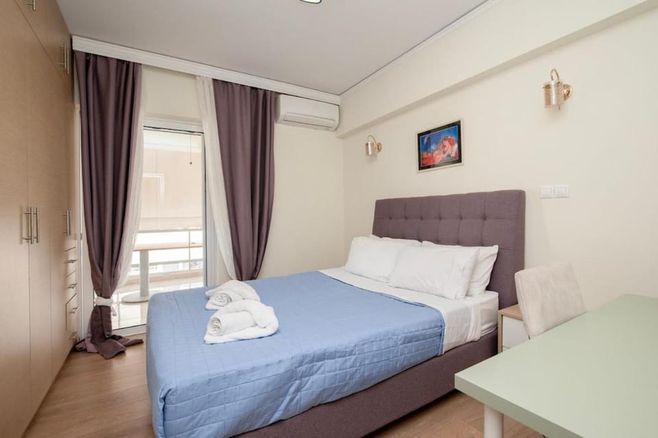 FilOikos Veranda Deck Escape and Retreat 3Br 2Ba Apartment in Athens