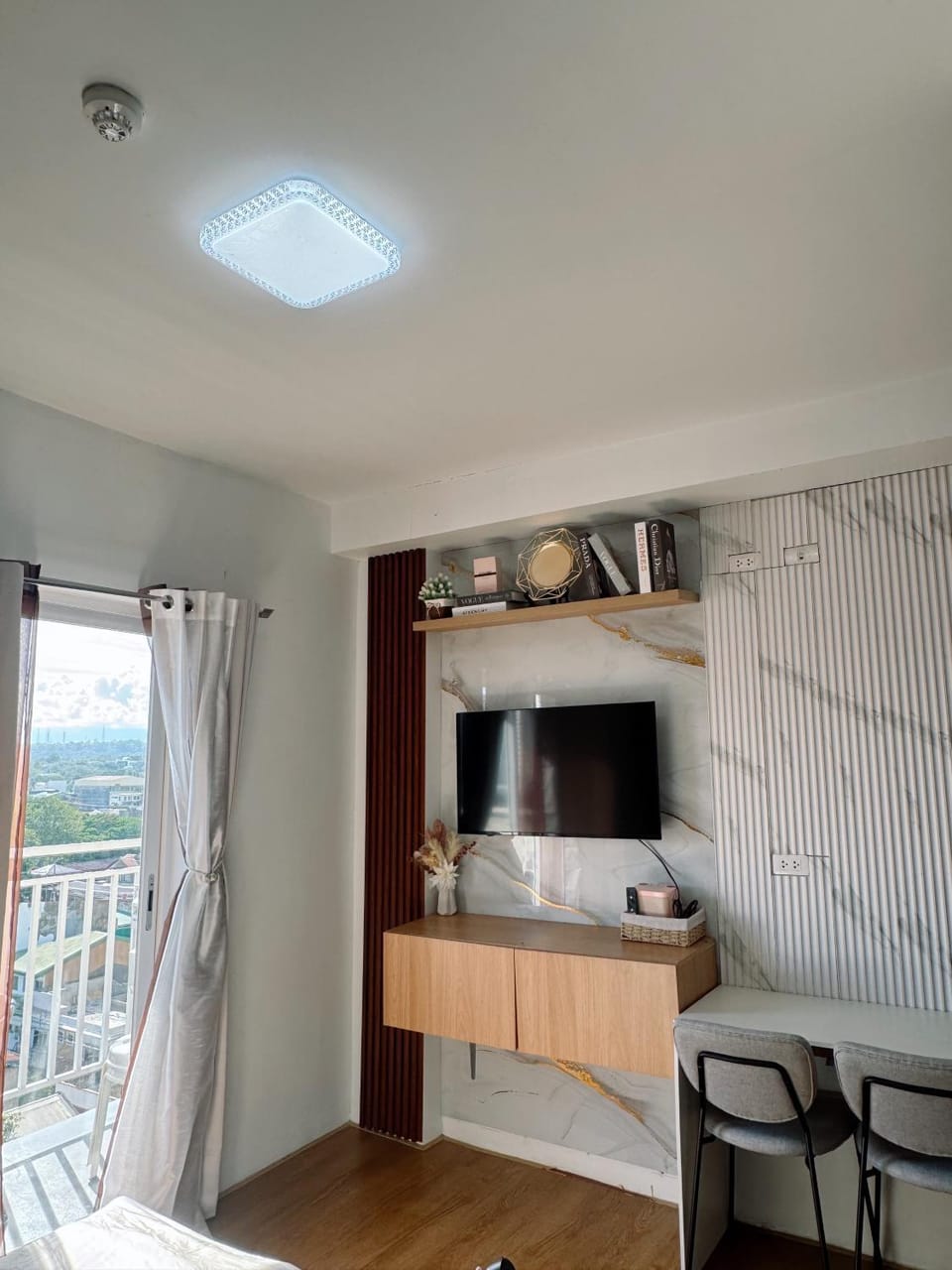 Studio unit with balcony - Mesatierra Garden Residences Apartment hotel in Davao City