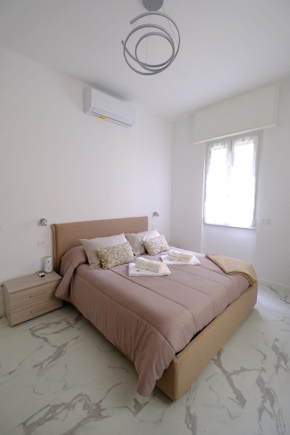 Bed, Photo of the whole room, Bedroom, towels, air conditioner