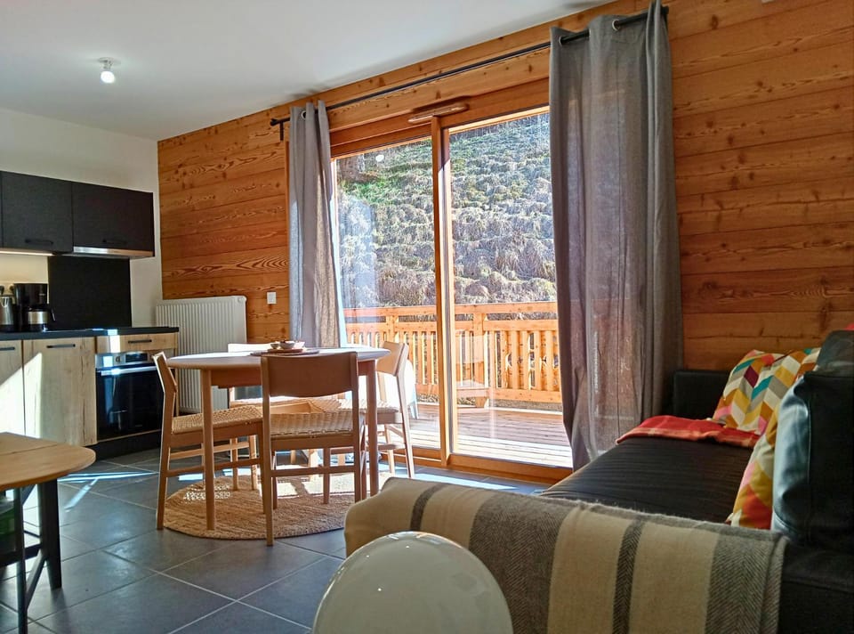 Kitchen or kitchenette, Living room, Dining area