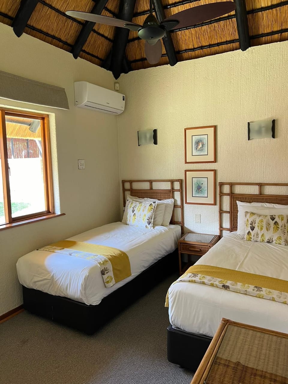 Bed, Photo of the whole room, Bedroom, air conditioner