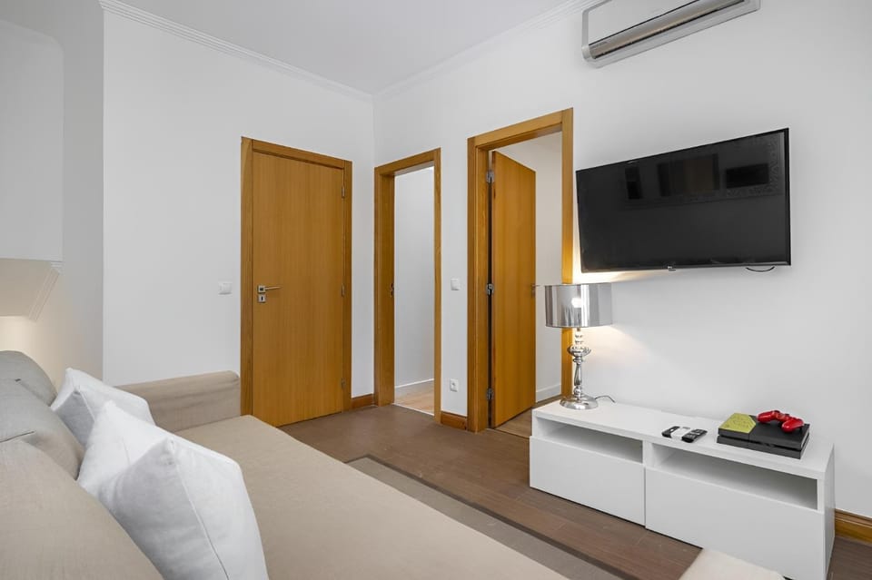 TV and multimedia, Living room, air conditioner