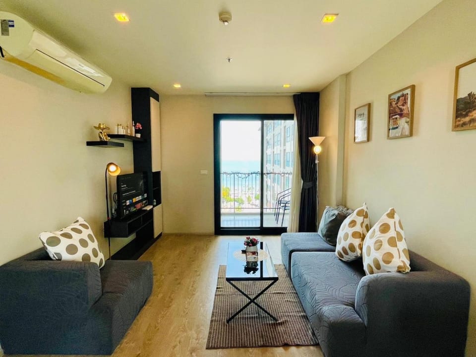 The base Condo luxury 2 bed 2 bathroomby Numam Apartment in Pattaya City