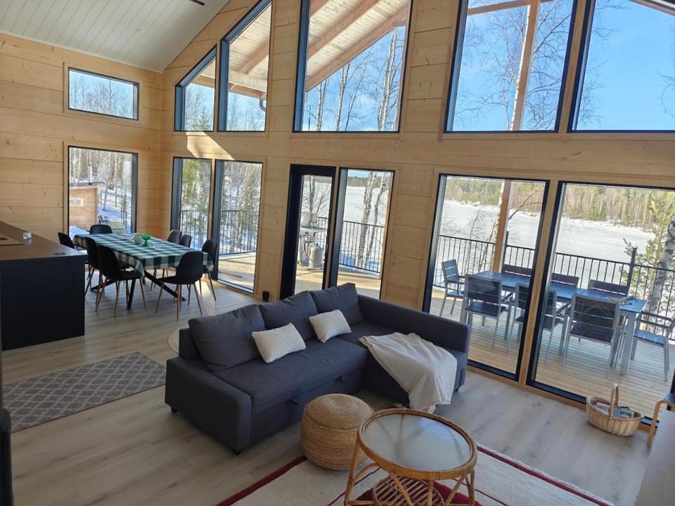 Lapland Riverside Villa I Sauna & Fireplace Villa in Lapland
