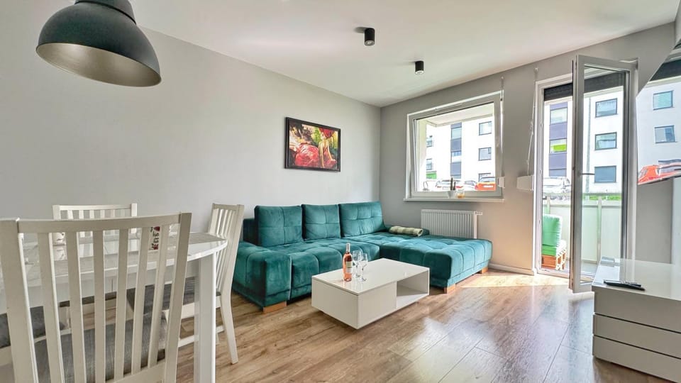 Bed, Living room, Photo of the whole room, Seating area