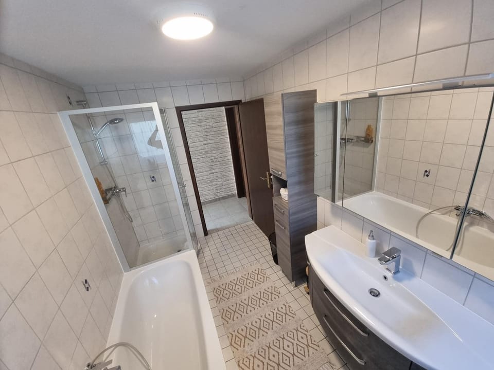 Shower, Bathroom, Bath, towels