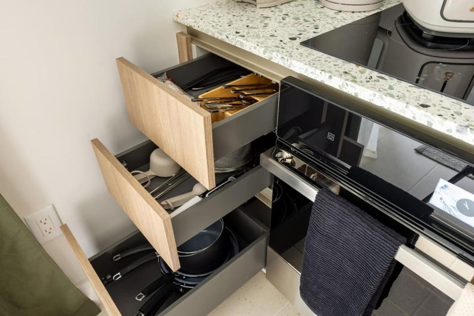 3701 Kaseya Center 2 Bdr Apt with Pool and Gym House in Miami