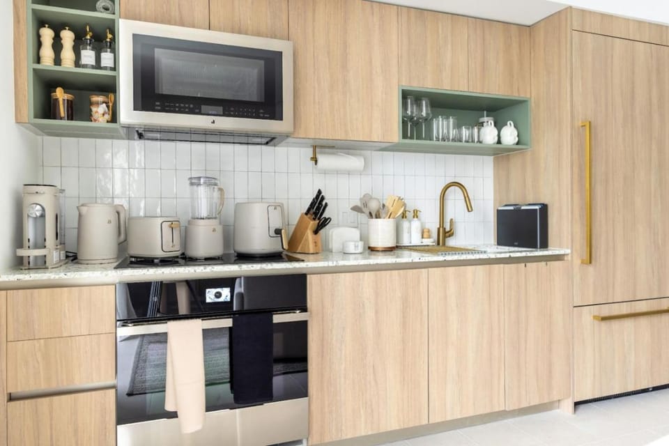 3701 Kaseya Center 2 Bdr Apt with Pool and Gym House in Miami