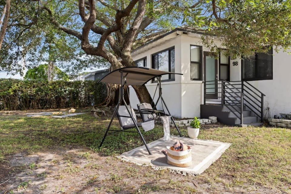 Wynwood beautiful Art Deco home with 4 Bedroom House in Miami
