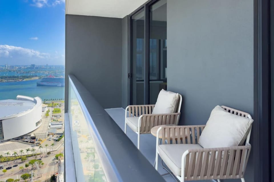 3001 Miami Downtown Apt with Gym and Pool next to Kaseya Center House in Miami