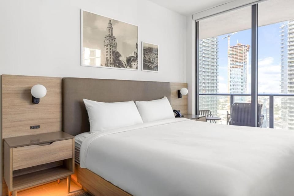 2901 Beautiful Downtown Apt with Pool and Gym House in Miami