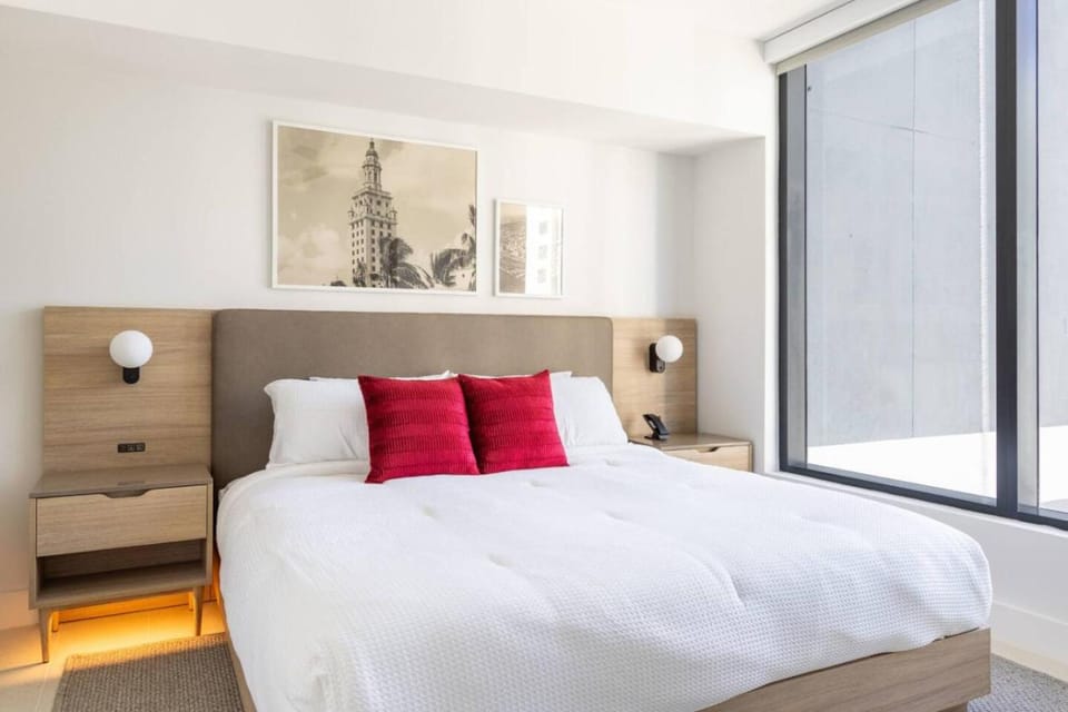 2409 Apt in Downtown Miami with Gym and in front of Kaseya Center House in Miami