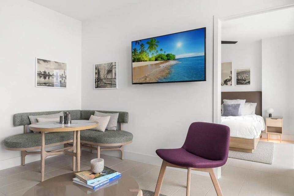 3808 Apt Next to Kaseya Center with Pool a Spa and Gym House in Miami