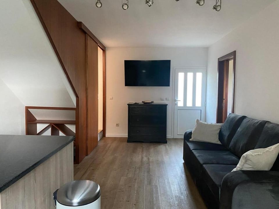 TV and multimedia, Seating area