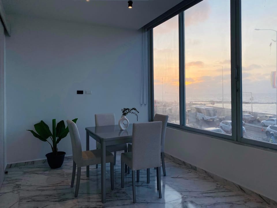 Dining area, Sunset