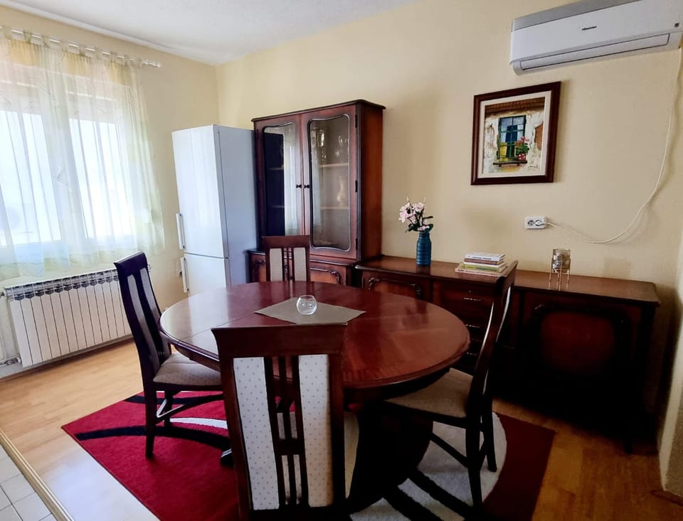 Dining area, air conditioner