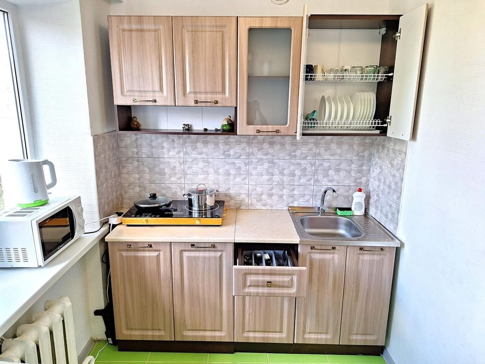 Coffee/tea facilities, Kitchen or kitchenette, microwave, minibar, oven, pet friendly, stove