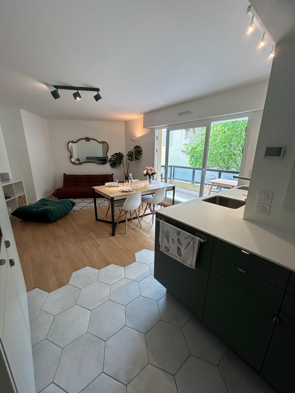 Kitchen or kitchenette, Living room