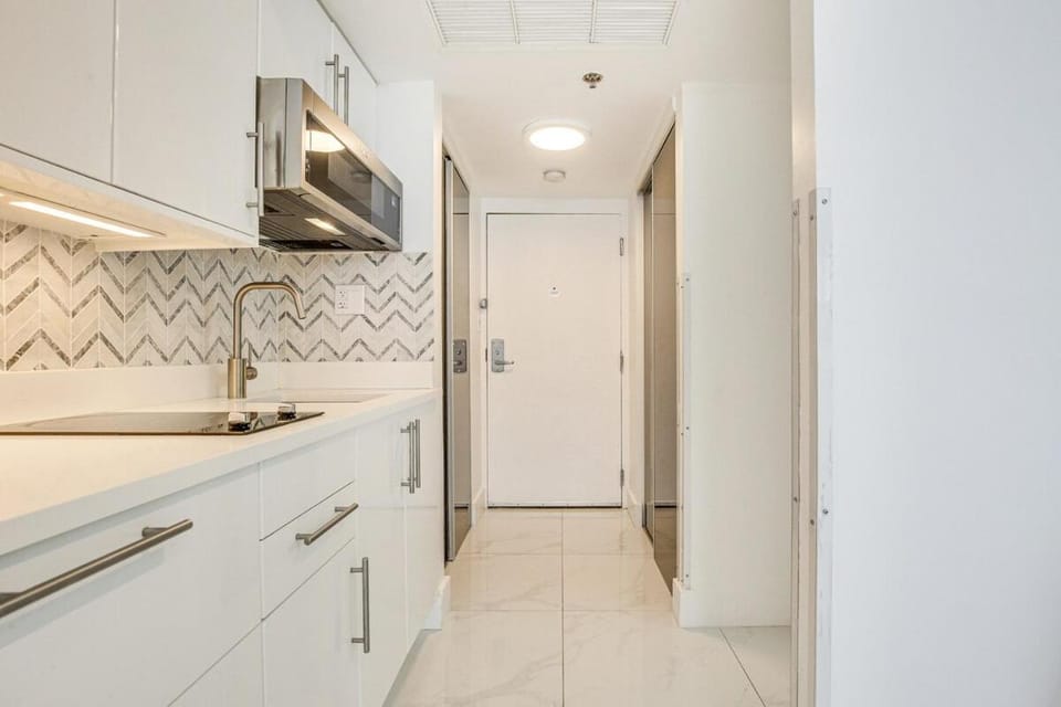 Sunny Isles Beach Ocean View Studio with Balcony Apartment in Sunny Isles Beach