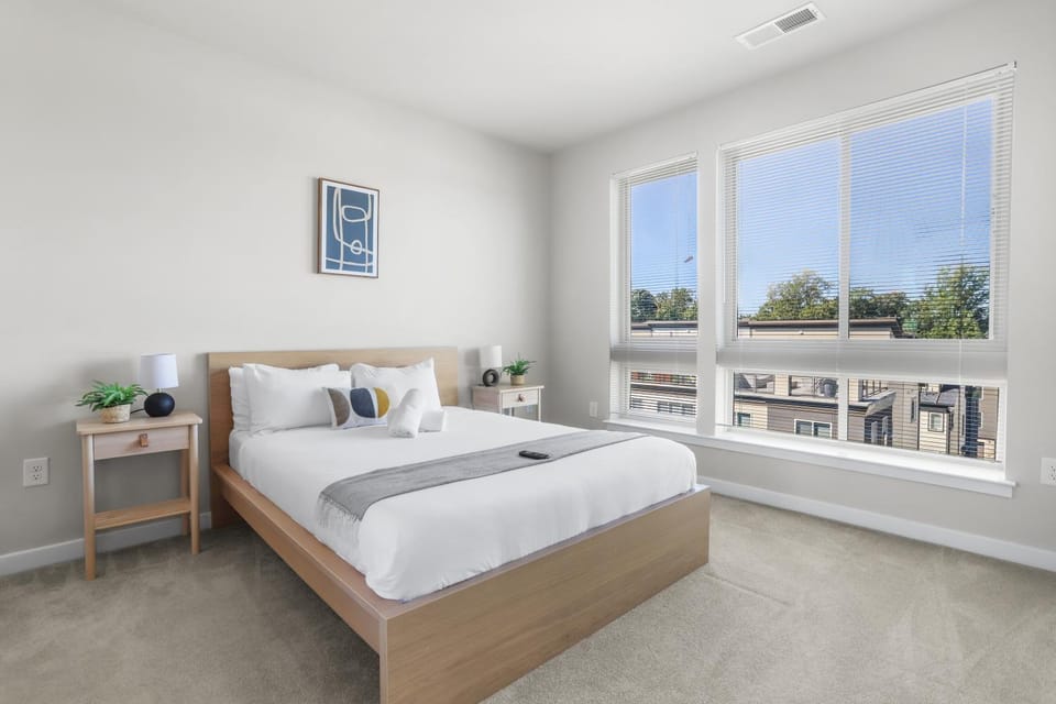 Bed, View (from property/room), Photo of the whole room, Bedroom